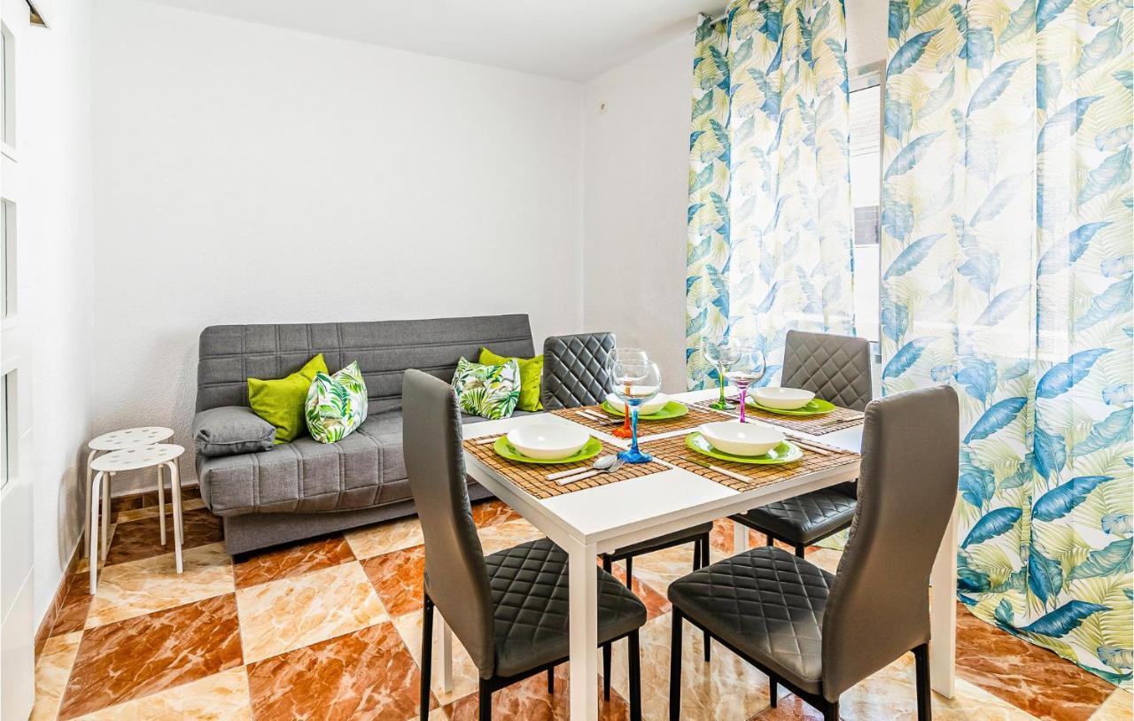 Beautiful Apartment In Cordoba With Kitchenette מראה חיצוני תמונה
