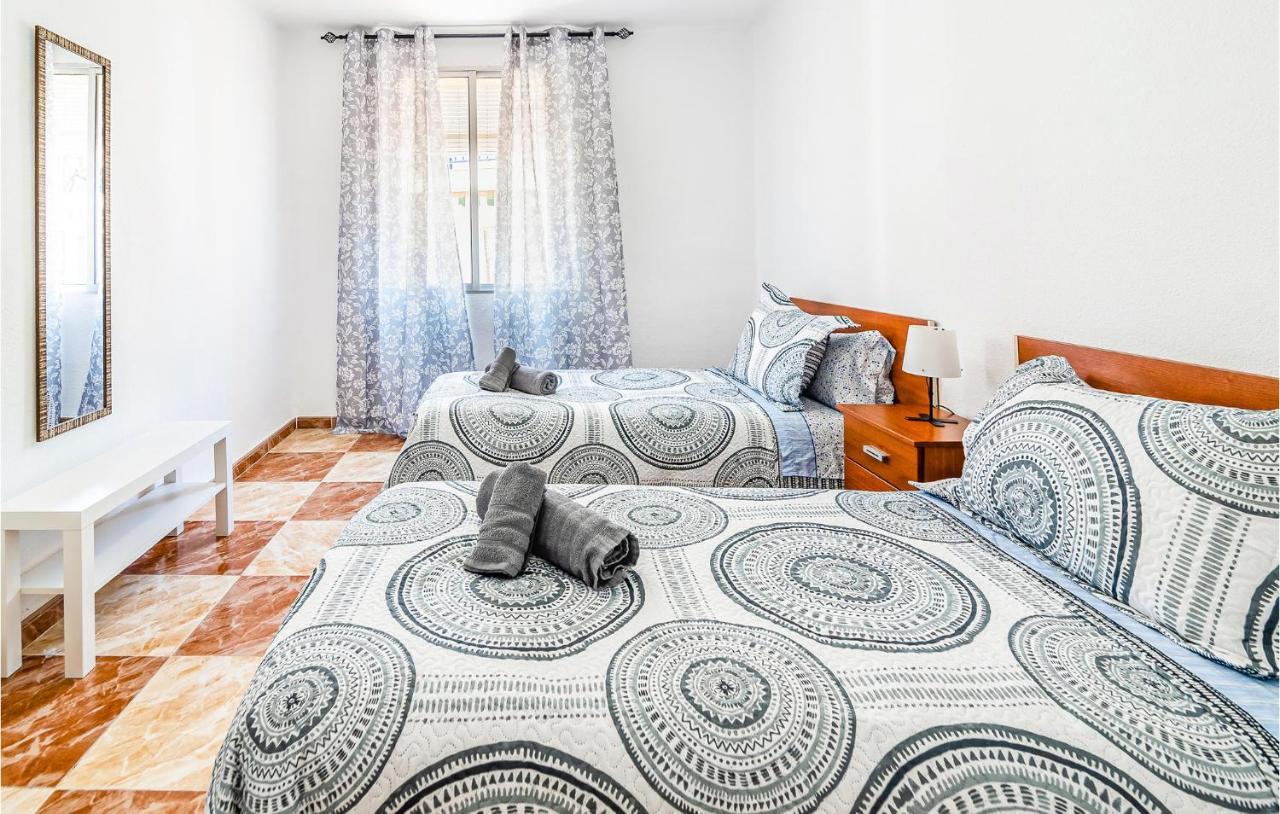 Beautiful Apartment In Cordoba With Kitchenette מראה חיצוני תמונה