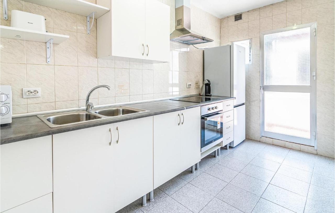 Beautiful Apartment In Cordoba With Kitchenette מראה חיצוני תמונה