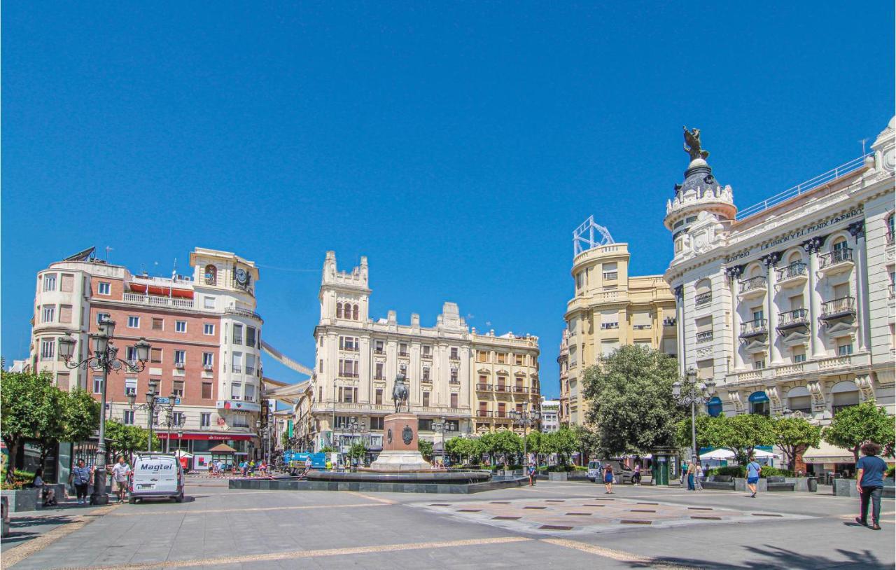 Beautiful Apartment In Cordoba With Kitchenette מראה חיצוני תמונה