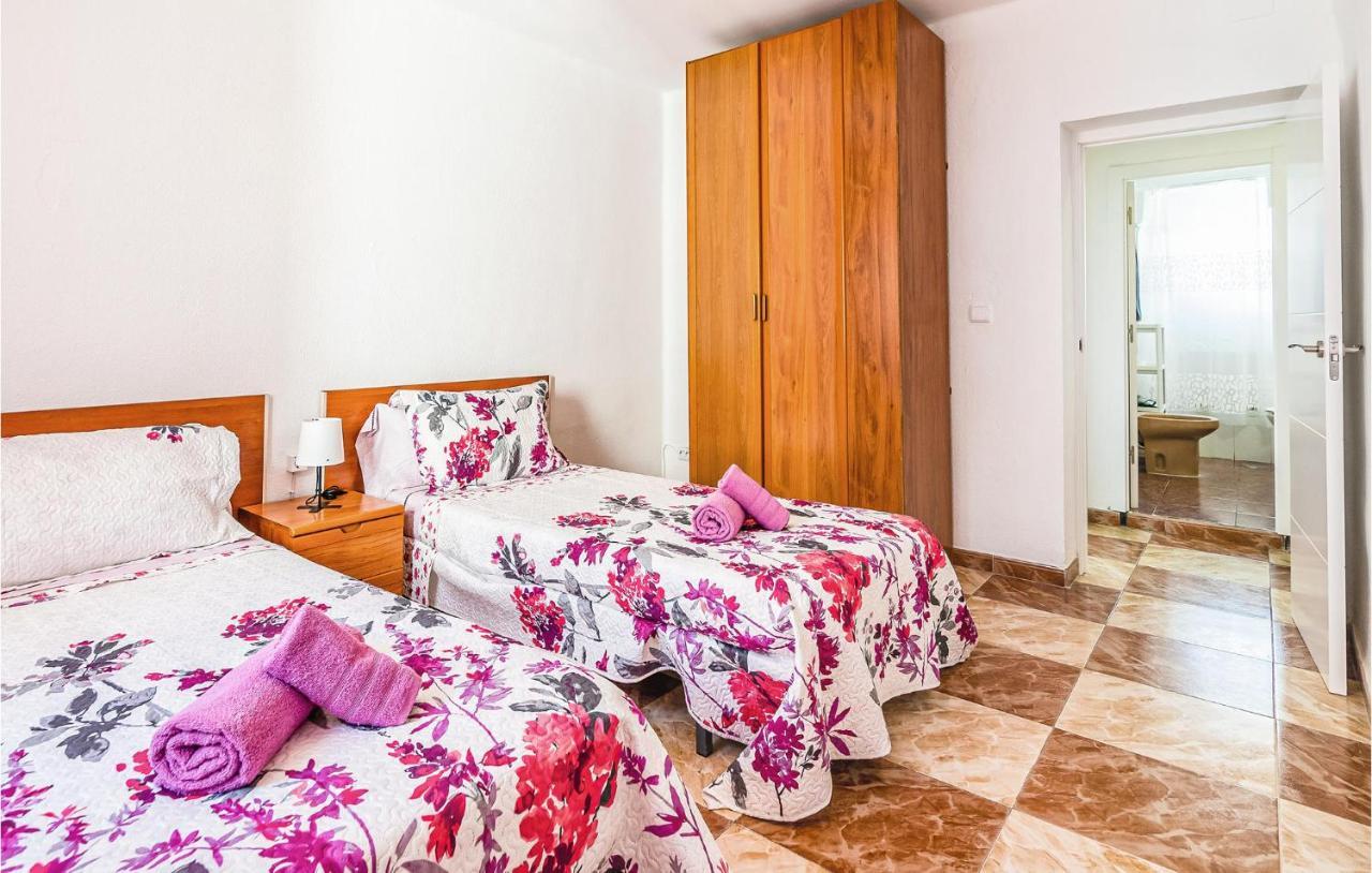 Beautiful Apartment In Cordoba With Kitchenette מראה חיצוני תמונה