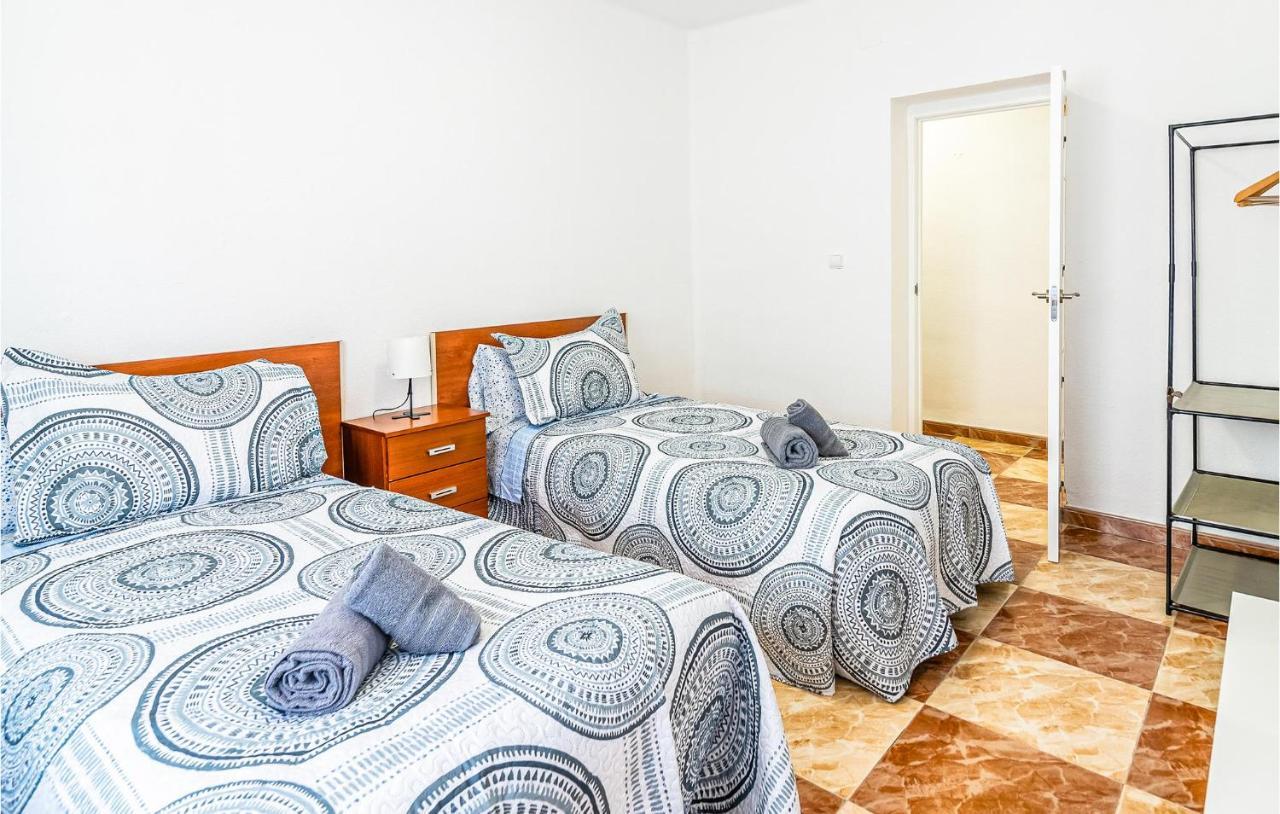 Beautiful Apartment In Cordoba With Kitchenette מראה חיצוני תמונה